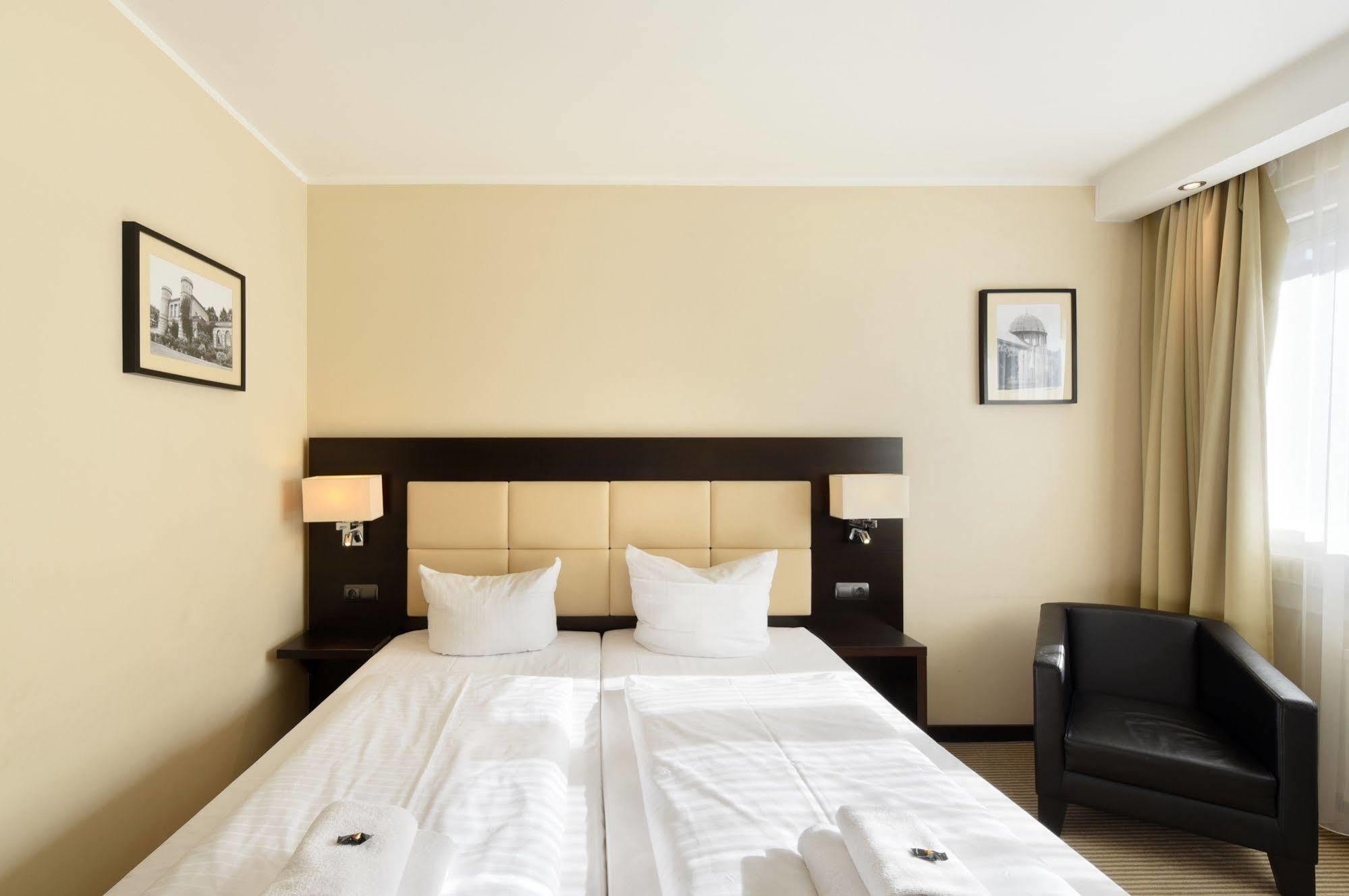 Zi Hotel Karlsruhe Eksteriør bilde